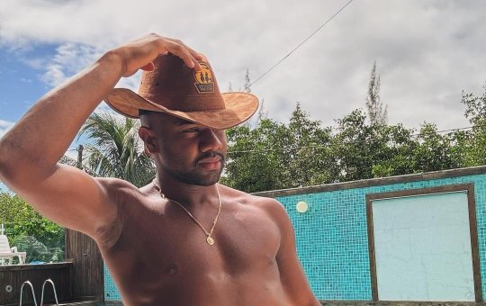 Davi, do BBB 24, aponta racismo na perda de seguidores