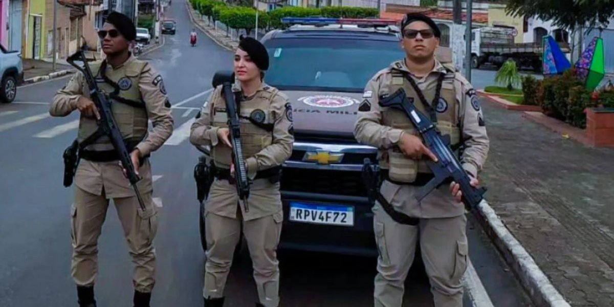 Suspeitos de roubo são presos após perseguição e troca de tiros em Salvador