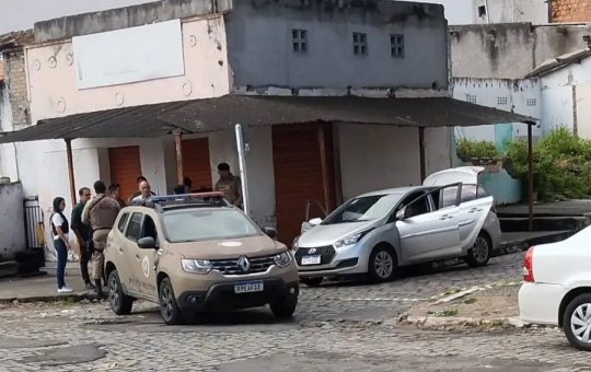 Feira de Santana: Polícia é acionada para remover bomba em rua