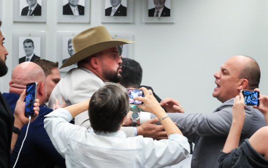 Deputado Zé Trovão parte para cima de colega parlamentar, veja