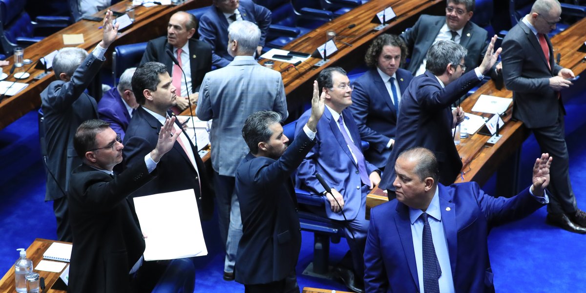 Senado aprova taxa em compras internacionais de até $50 dólares