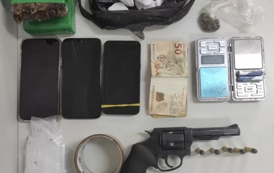 Polícia Militar apreende arma e drogas em Senhor do Bonfim