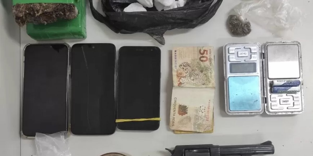 Polícia Militar apreende arma e drogas em Senhor do Bonfim