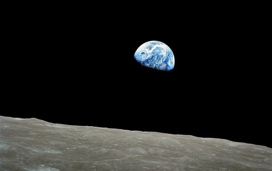 Queda de avião tira vida de astronauta de foto histórica da Terra vista da Lua