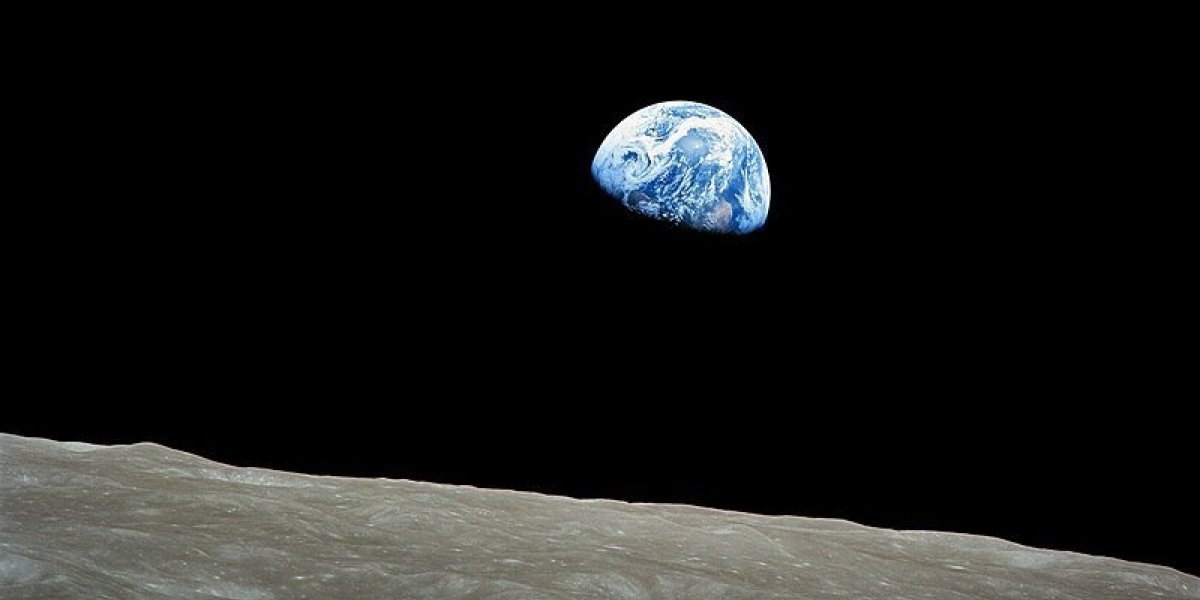 Queda de avião tira vida de astronauta de foto histórica da Terra vista da Lua