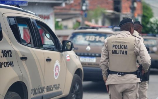 Homem é morto a tiros dentro de barbearia em Salvador