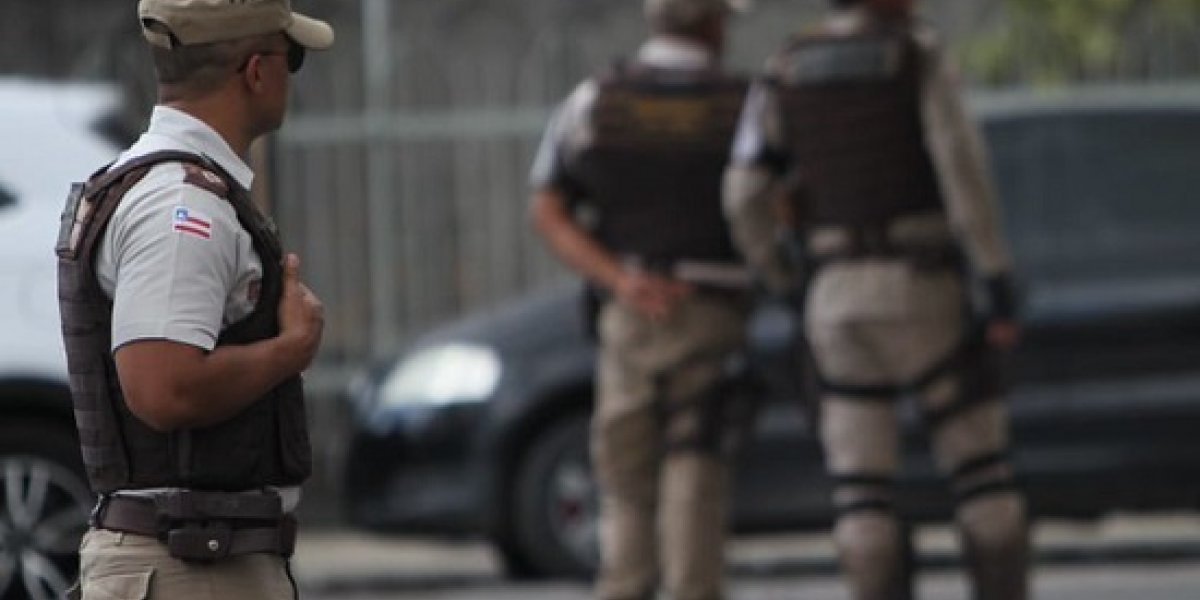 Dois suspeitos morrem e PM é baleado em confronto no interior da Bahia