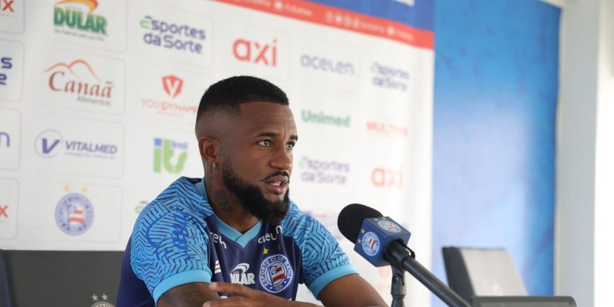 Cicinho afirma estar pronto para substituir Arias: 'Estamos preparados'