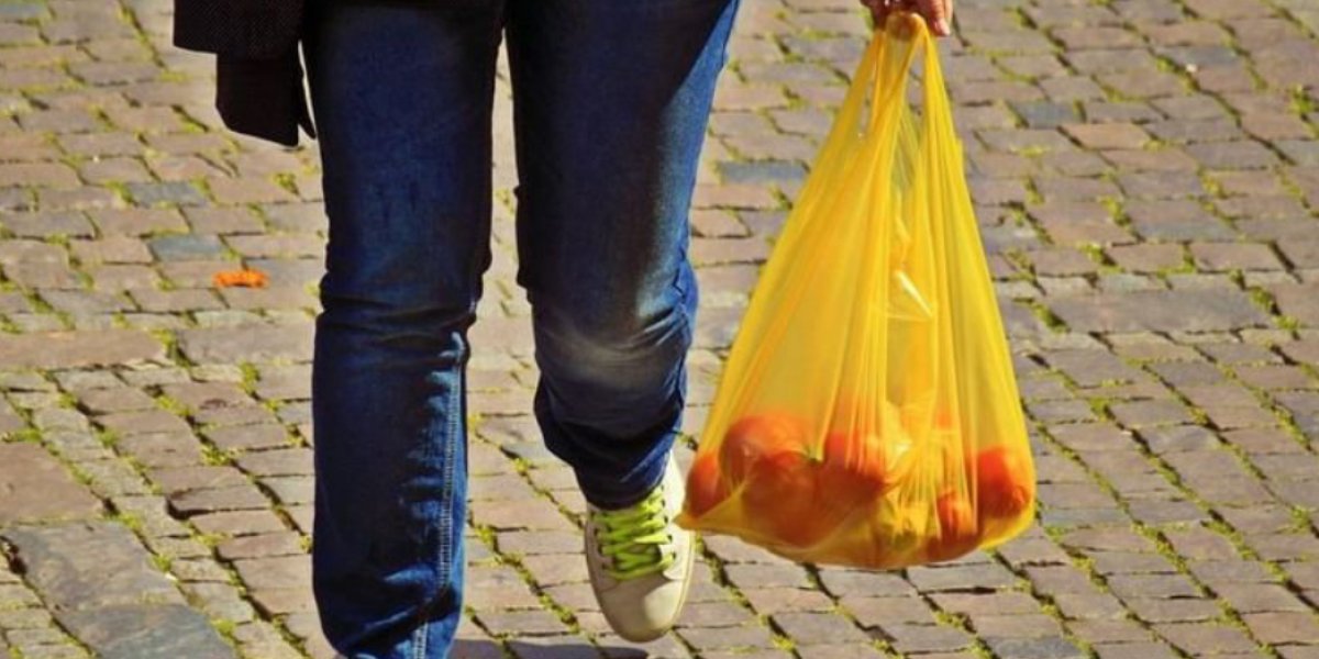 Câmara de Salvador aprova gratuidade de sacolas em supermercados