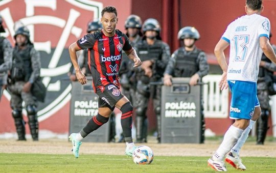 Mateus Gonçalves rescinde contrato com o Vitória