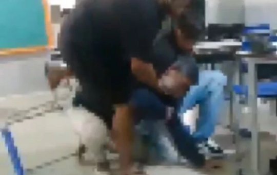 Aluno agride professor com golpe de "mata-leão" em escola do Paraná