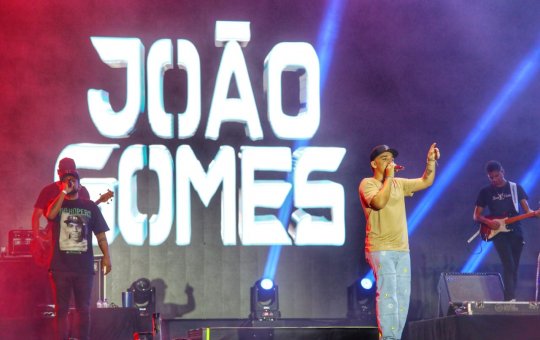 João Gomes e Psirico agitam o São João da Bahia no Parque de Exposições