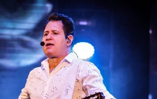 Cantor Marrone, da dupla Bruno e Marrone, é operado às pressas