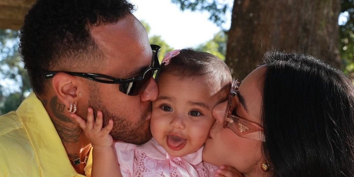 Neymar compartilha fotos de consagração da filha em igreja evangélica