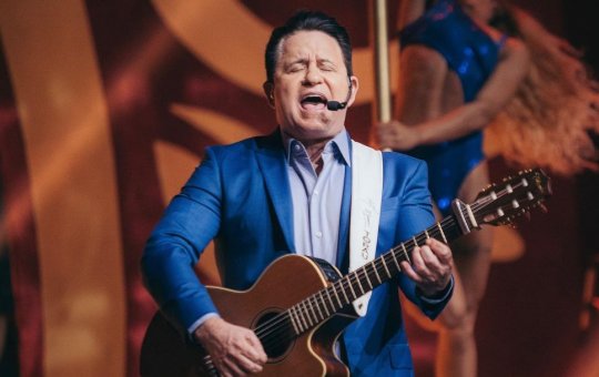 Cantor Marrone perde parte da visão após cirurgia