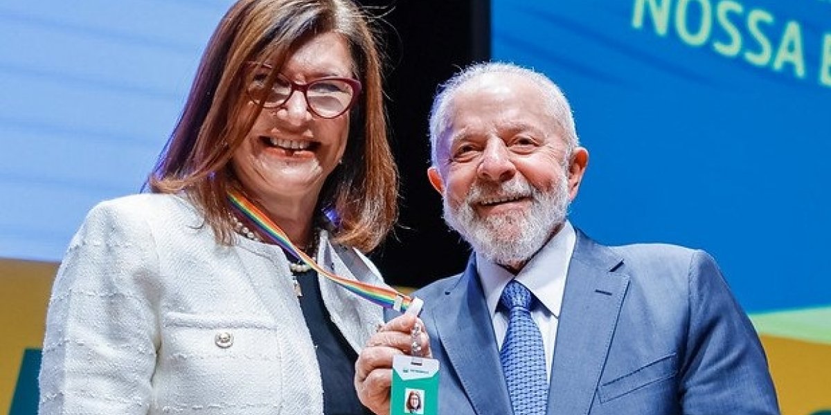 Nova presidente da Petrobras assume posse e diz estar alinhada a gestão de Lula