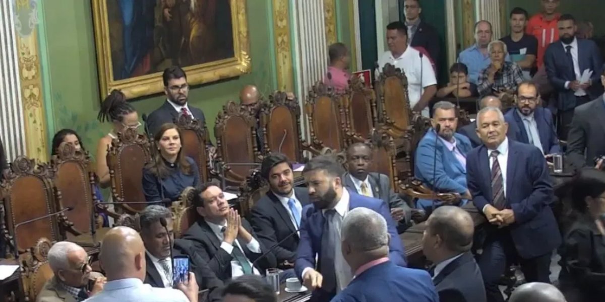 Parlamentares repudiam fala de Átila do Congo em Sessão na Câmara Municipal