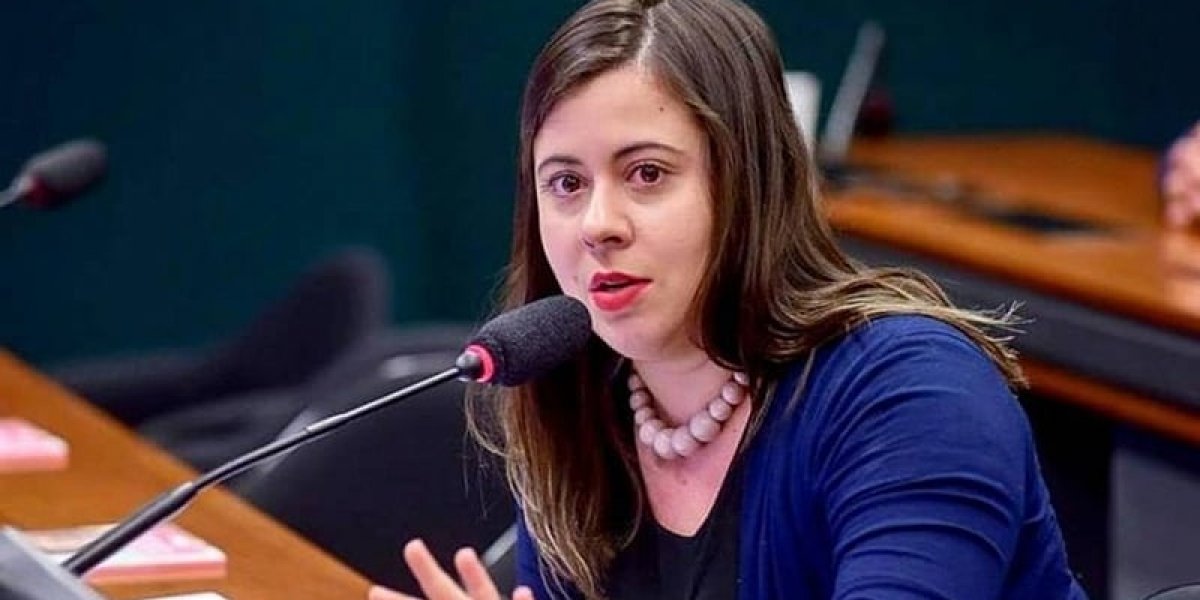 Sâmia Bonfim propõe lei sobre objeção de consciência em casos de aborto