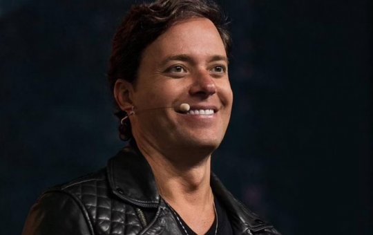 Após polêmica, André Valadão posta vídeo em Harvard e debocha "Olha aí Brasil"