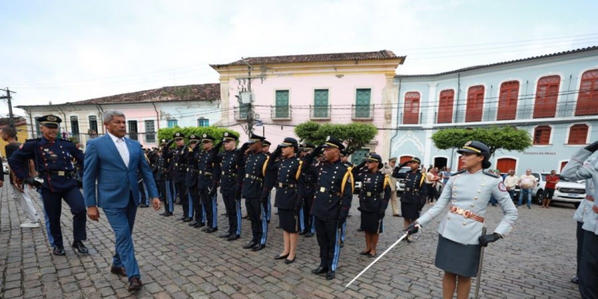 Governador transfere sede do Governo para Cachoeira em ato simbólico
