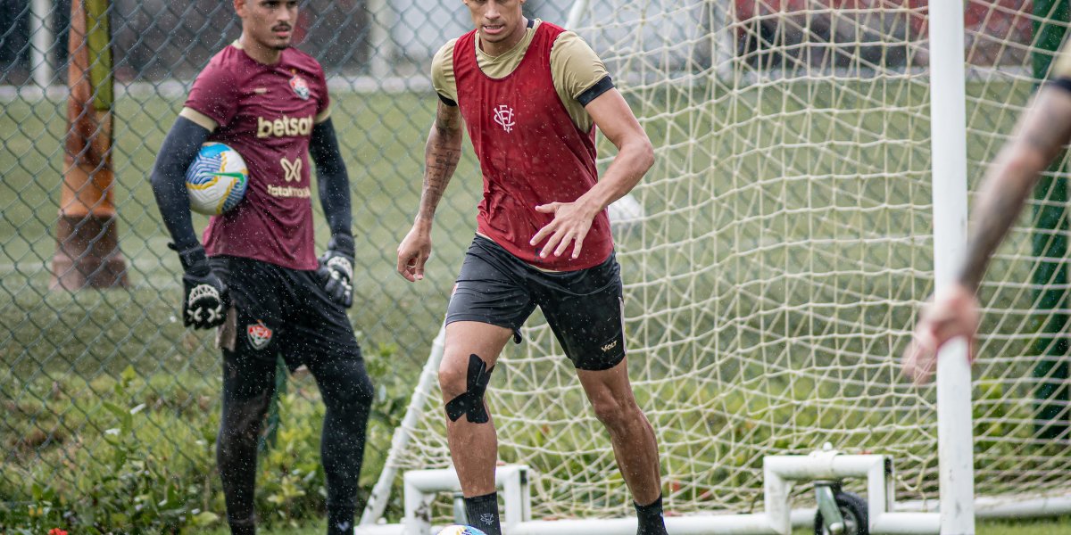 Vitória enfrenta desafio com lesão de Camutanga e negociações por Chico