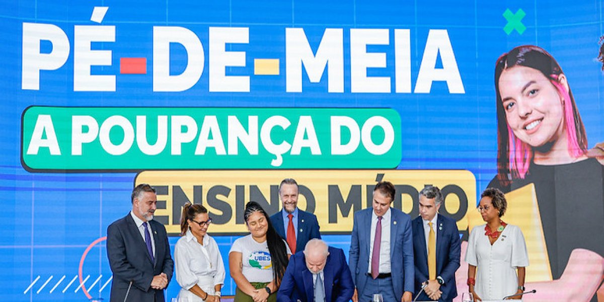 Estudantes iniciam recebimento da quarta parcela do Pé-de-Meia nesta semana