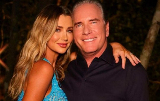 Ana Paula Siebert explica decisão de não beijar Roberto Justus em público