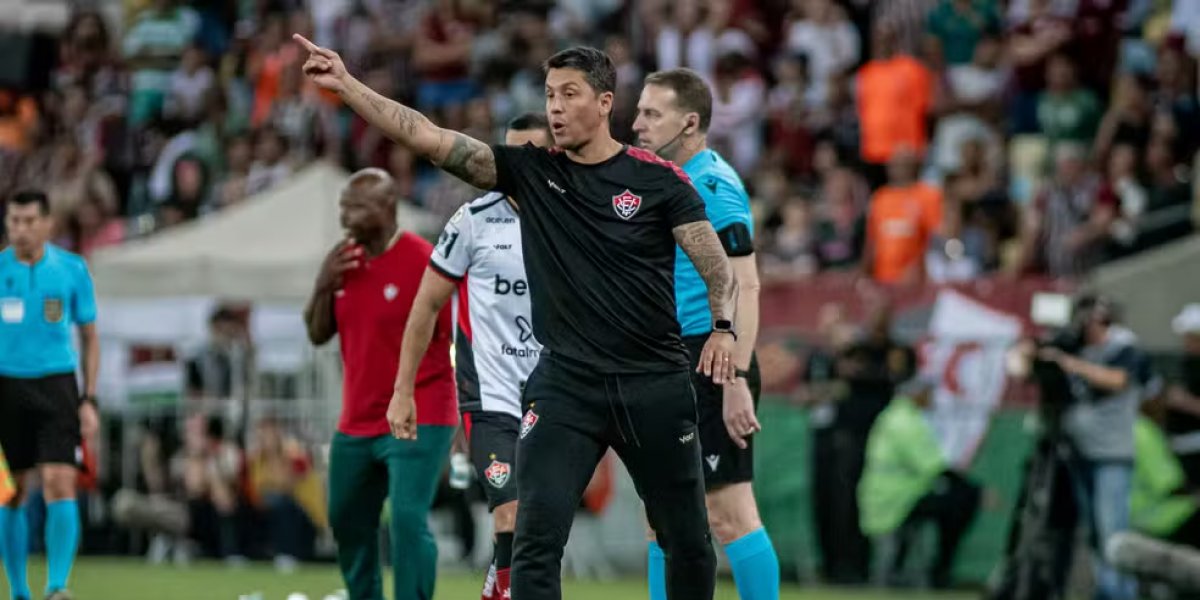 Carpini explica alterações que fizeram o Vitória vencer o Fluminense