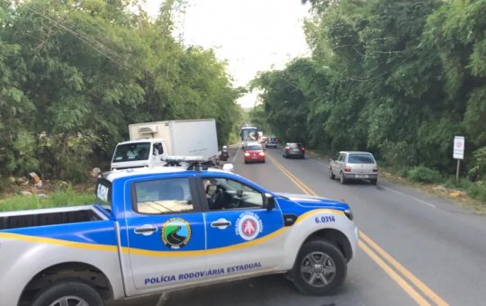 Criança morre atropelada ao tentar atravessar pista na Bahia