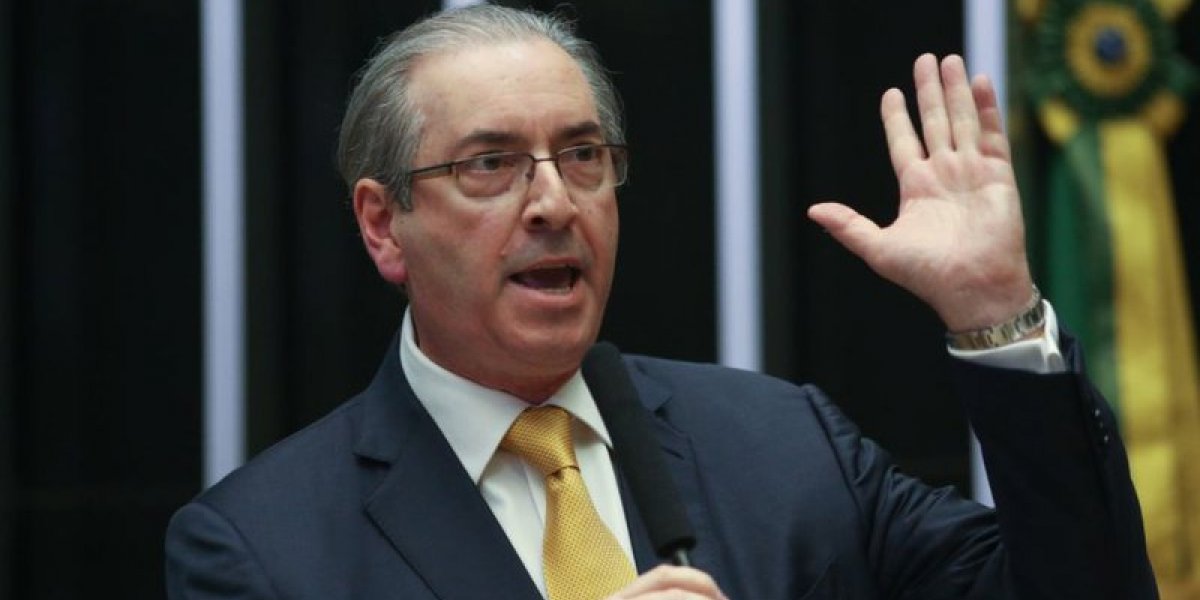 Eduardo Cunha recebe vaias em culto religioso