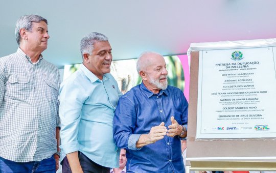 Após vaias a Colbert Martins durante evento, Lula sai em defesa do prefeito