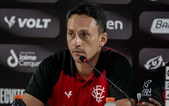 Diretor de futebol do Vitória fala em "mercado forte" na janela de julho