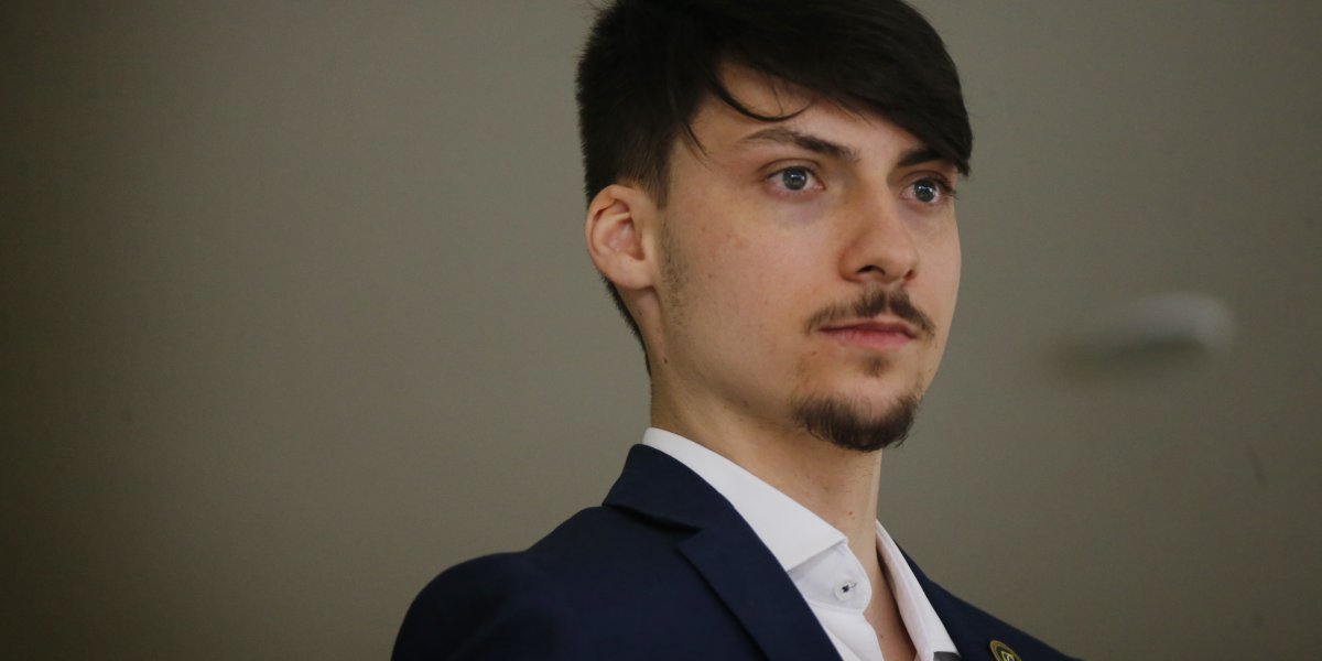 Filho mais novo de Bolsonaro disputará eleição em Balneário Camboriú