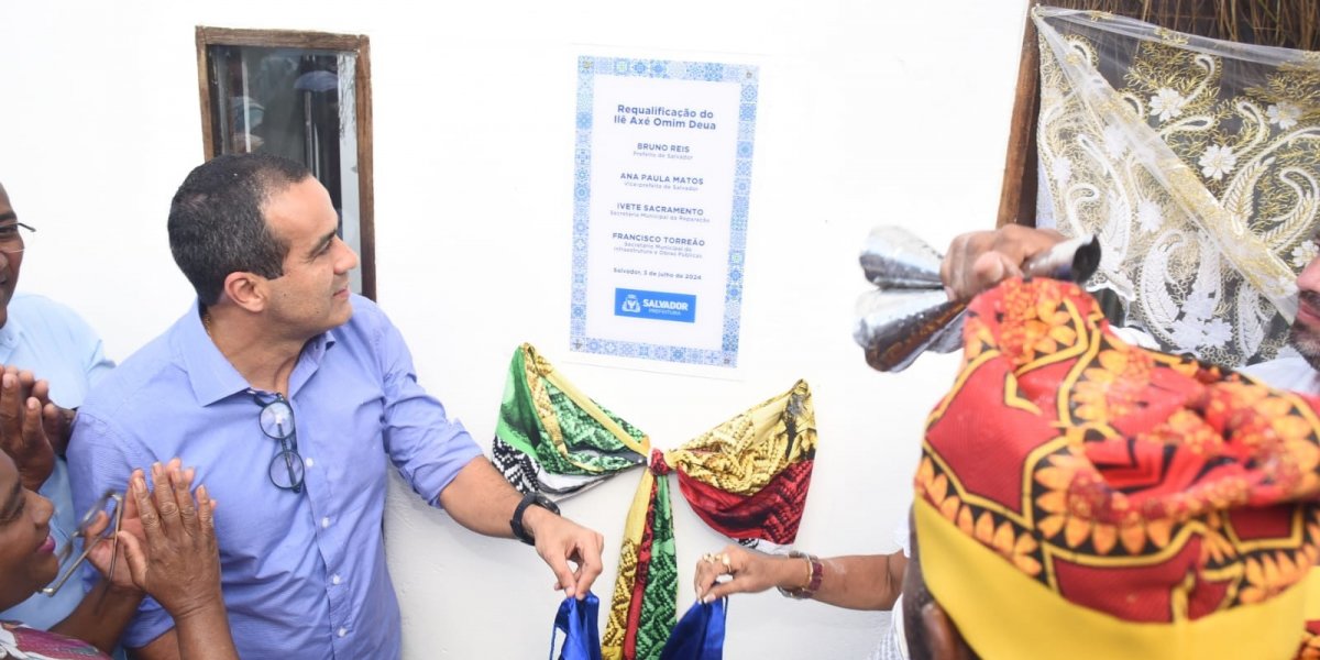 Prefeitura entrega requalificação de terreiro e tem projeto para mais 100 locais