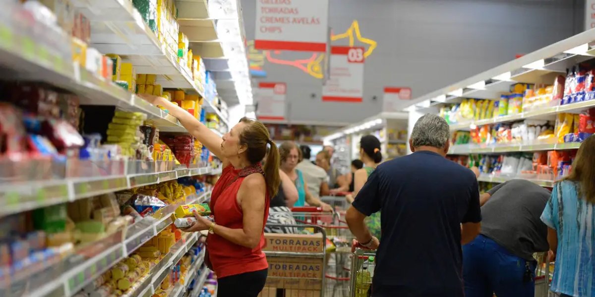 Custo da cesta básica aumenta em 10 capitais do país, aponta Dieese