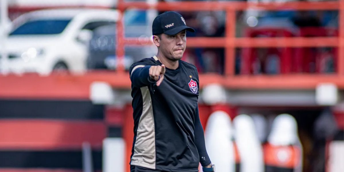 Carpini elogia evolução do Vitória, mas lamenta derrota: "Precisa ajustar"