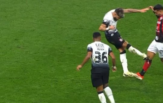 CBF divulga áudio do VAR de lance polêmico em partida do vitória