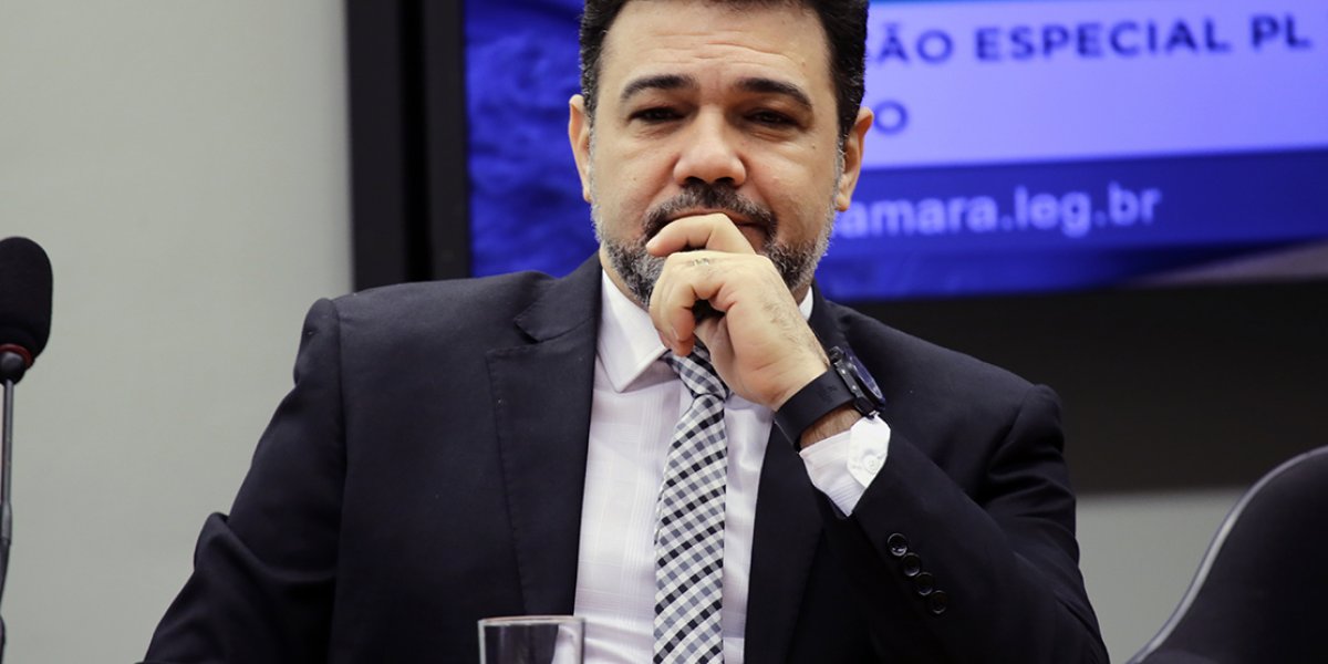 Pastor Marco Feliciano faz apelo para que fiéis não procurem a Polícia