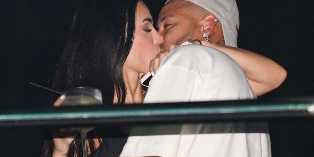 Neymar e Bruna Biancardi são flagrados juntos durante show em São Paulo