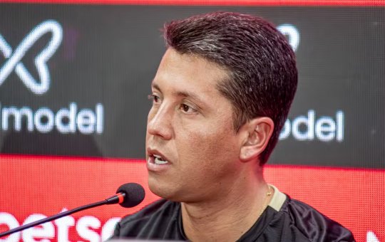 Carpini comemora resultado e admite erro ao utilizar dupla de jogadores