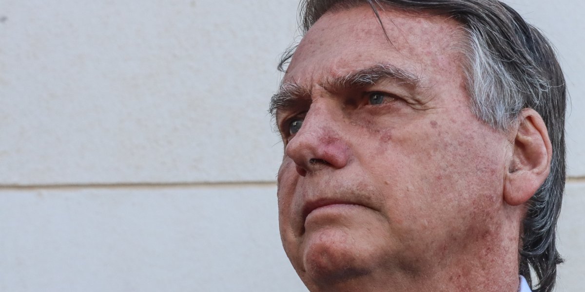 PF corrige valor supostamente desviado por Bolsonaro