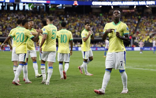 Vini Jr. pede desculpas após críticas e eliminação da Seleção Brasileira na Copa