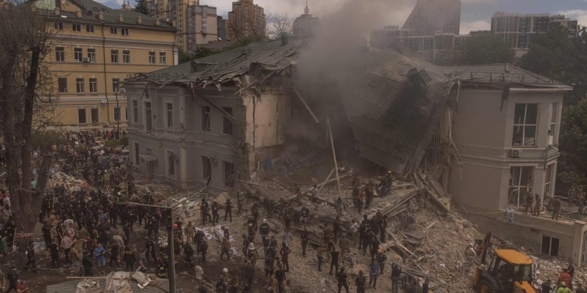 Sobe para 40 o número de pessoas mortas no ataque de Kiev