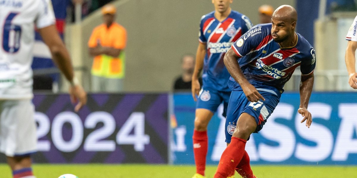 Bahia anuncia saída de Óscar Estupiñan para retorno ao Hull City