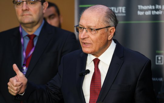 Alckmin sobre Milei e Bolsonaro" mau gosto"