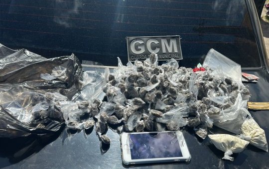 Trio é preso transportando drogas em carro de aplicativo em Canabrava