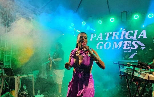 Ex-Timbalada Patrícia Gomes relata conflito e perseguição em condomínio