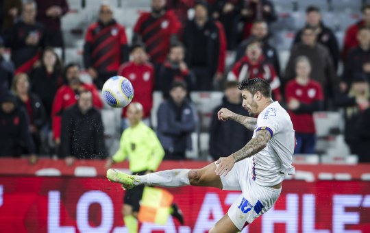 Bahia vence na Arena da Baixada contra o Athletico PR