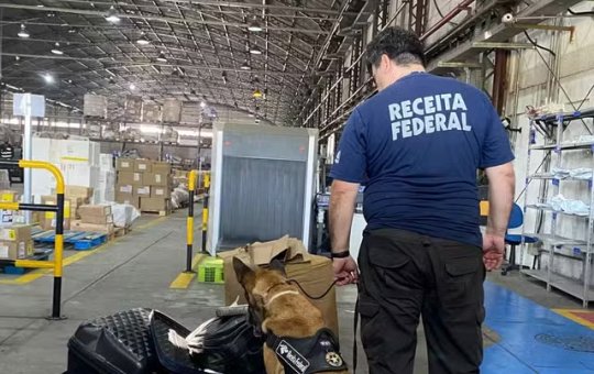 Receita Federal apreende 51 quilos de cocaína no aeroporto do Galeão