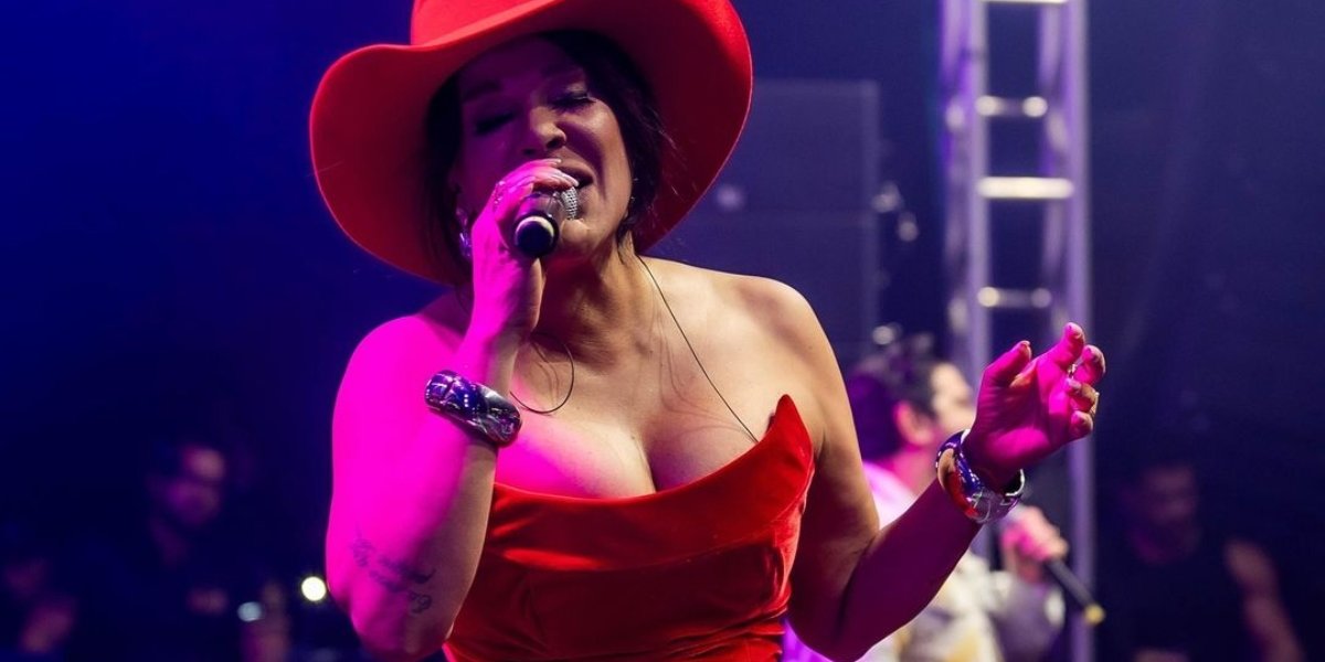 Silvânia Aquino expulsar mulher de show, após se irritar